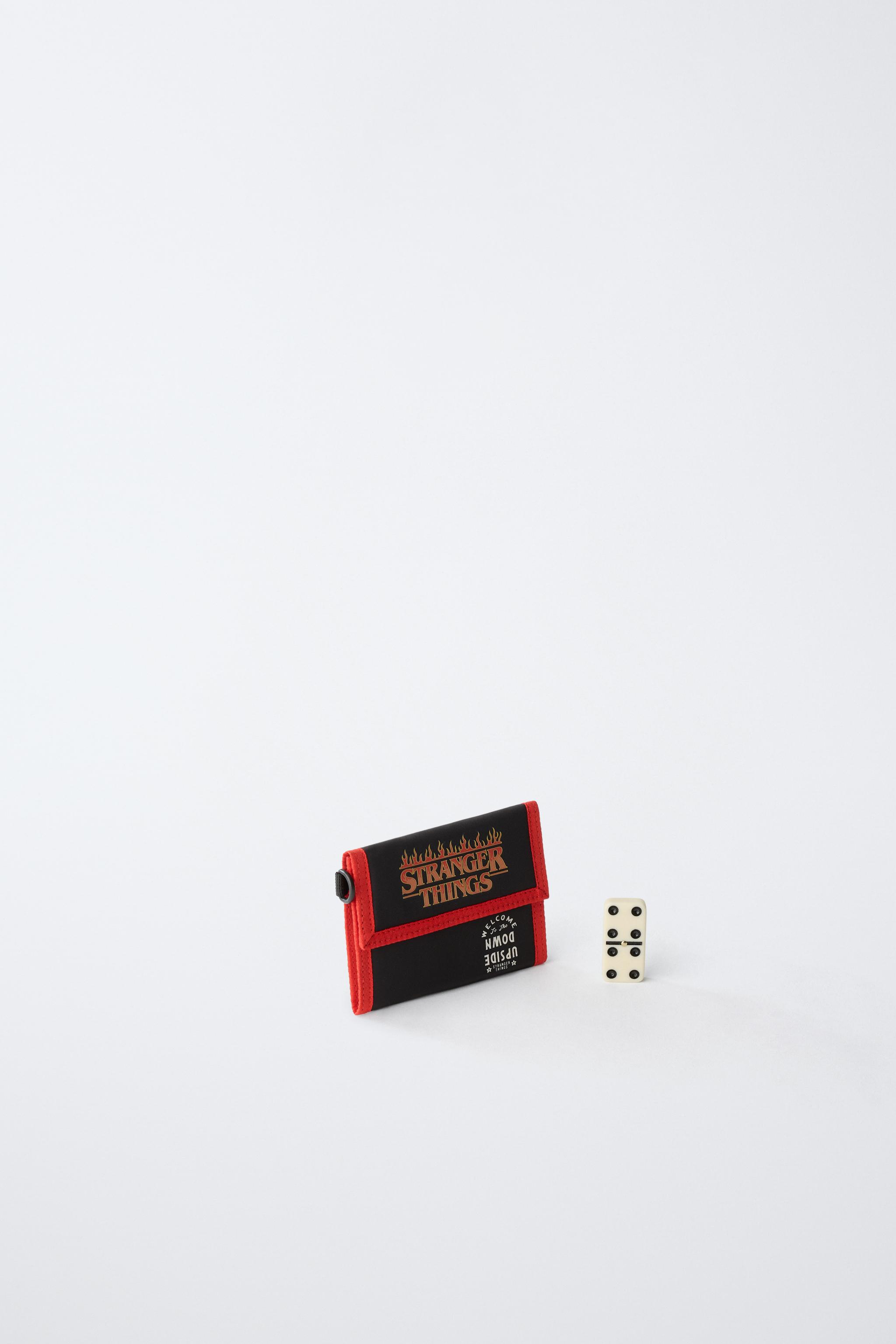 STRANGER THINGS © NETFLIX WALLET